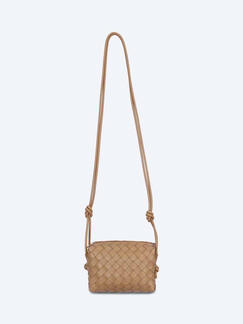 Оригінальна Mini Loop Camera Bag Bottega veneta – детальний вид