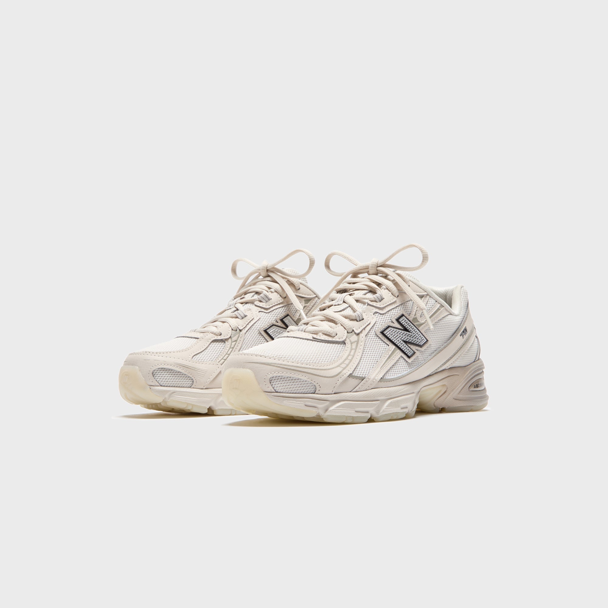 Lunar New Year 740 White New balance оригінал – Купити в Україні – вид ззаду