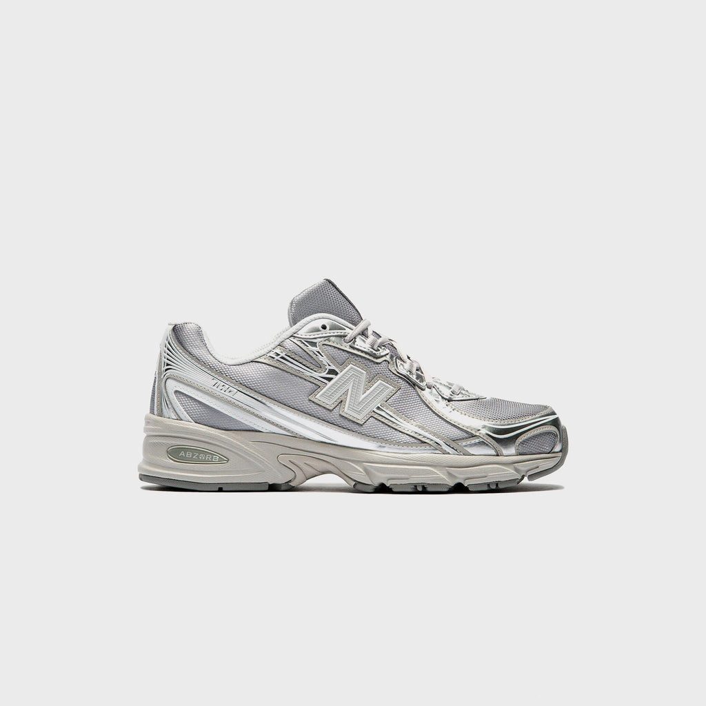 740 Metallic Silver New balance – Гарантія оригінальності – боковий вид