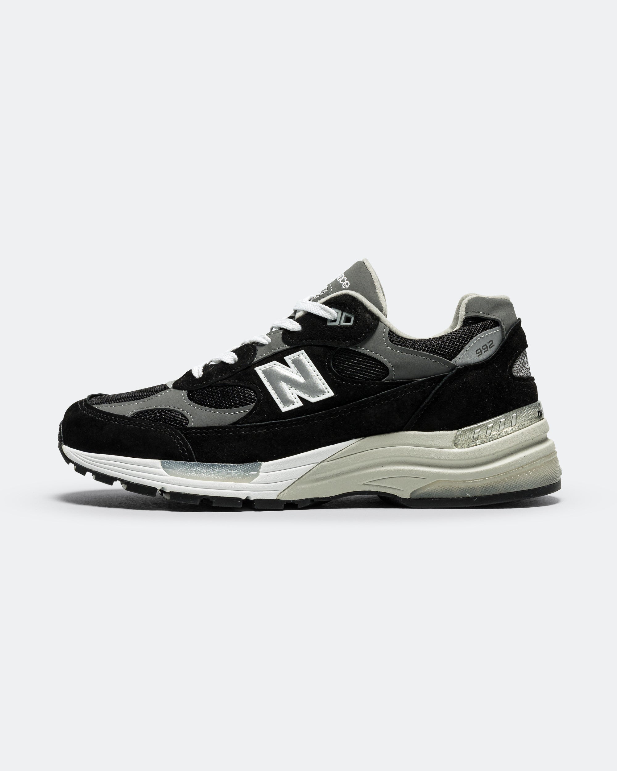 Оригінальна U992bk New balance – боковий вид