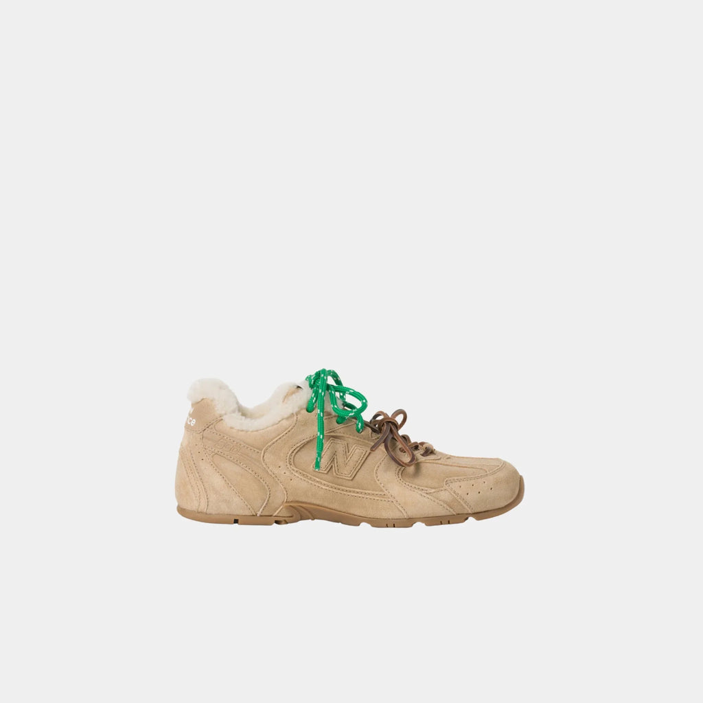 Оригінальна New Balance X Miu Miu 530 Sl Bleached Leather Sneakers Miu miu – вид ззаду