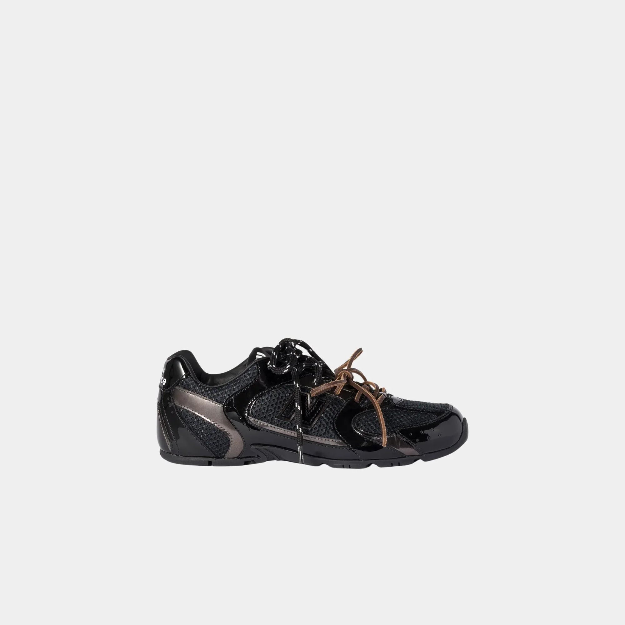 New Balance X Miu Miu 530 Sl Patent Leather And Mesh Sneakers Miu miu оригінал – Купити в Україні – вид ззаду