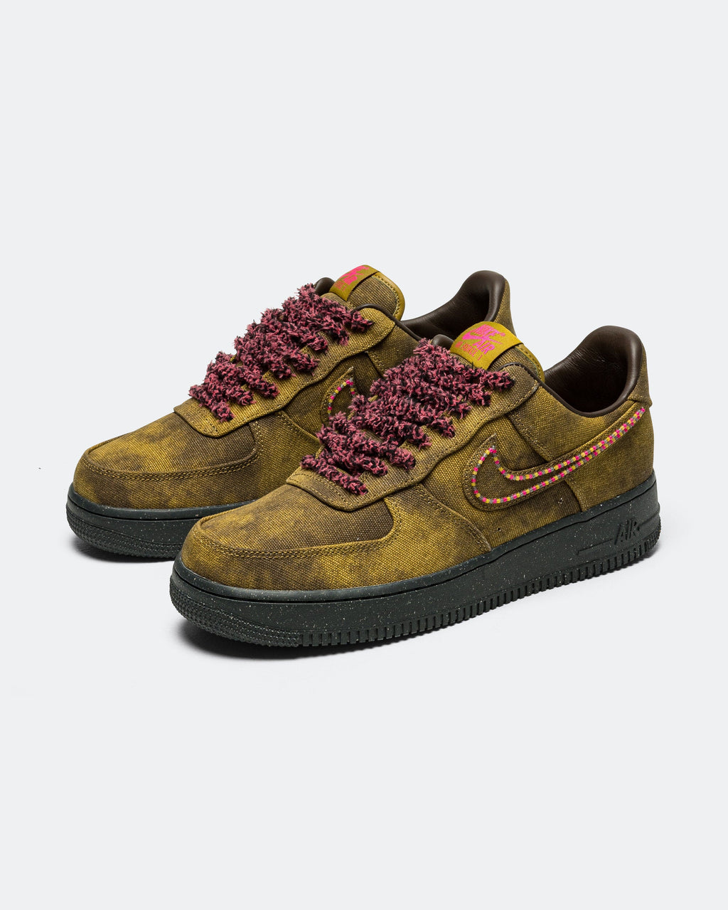 Оригінальна Air Force 1 Low 07 Qs Boucle Desert Moss Nike – вид ззаду