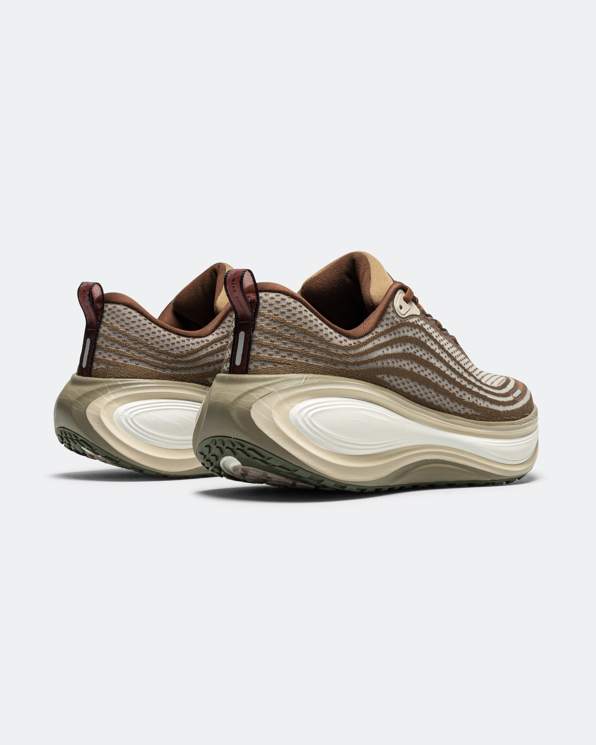 Оригінальна Vomero Plus Qs Nike – детальний вид
