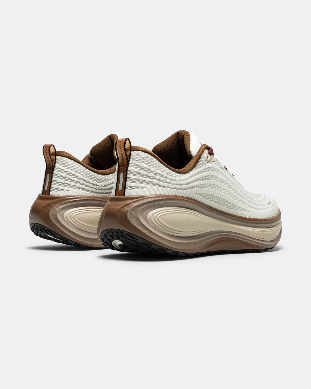 Оригінальна Vomero Plus Qs Nike – детальний вид