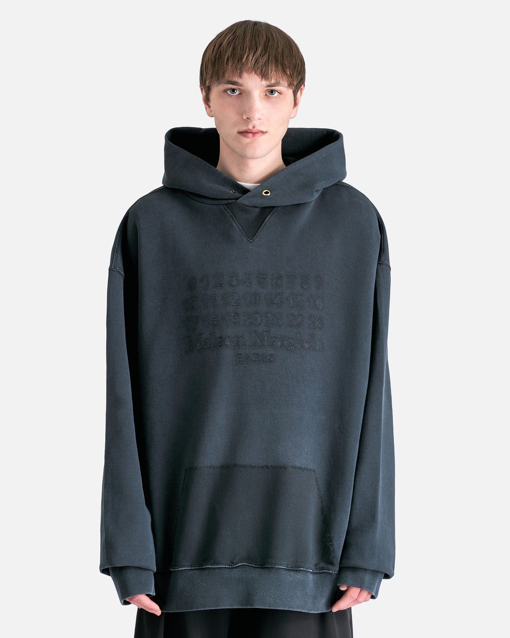Оригінальна Organic Cotton Fleece Logo Sweatshirt In Washed Black Maison margiela – боковий вид