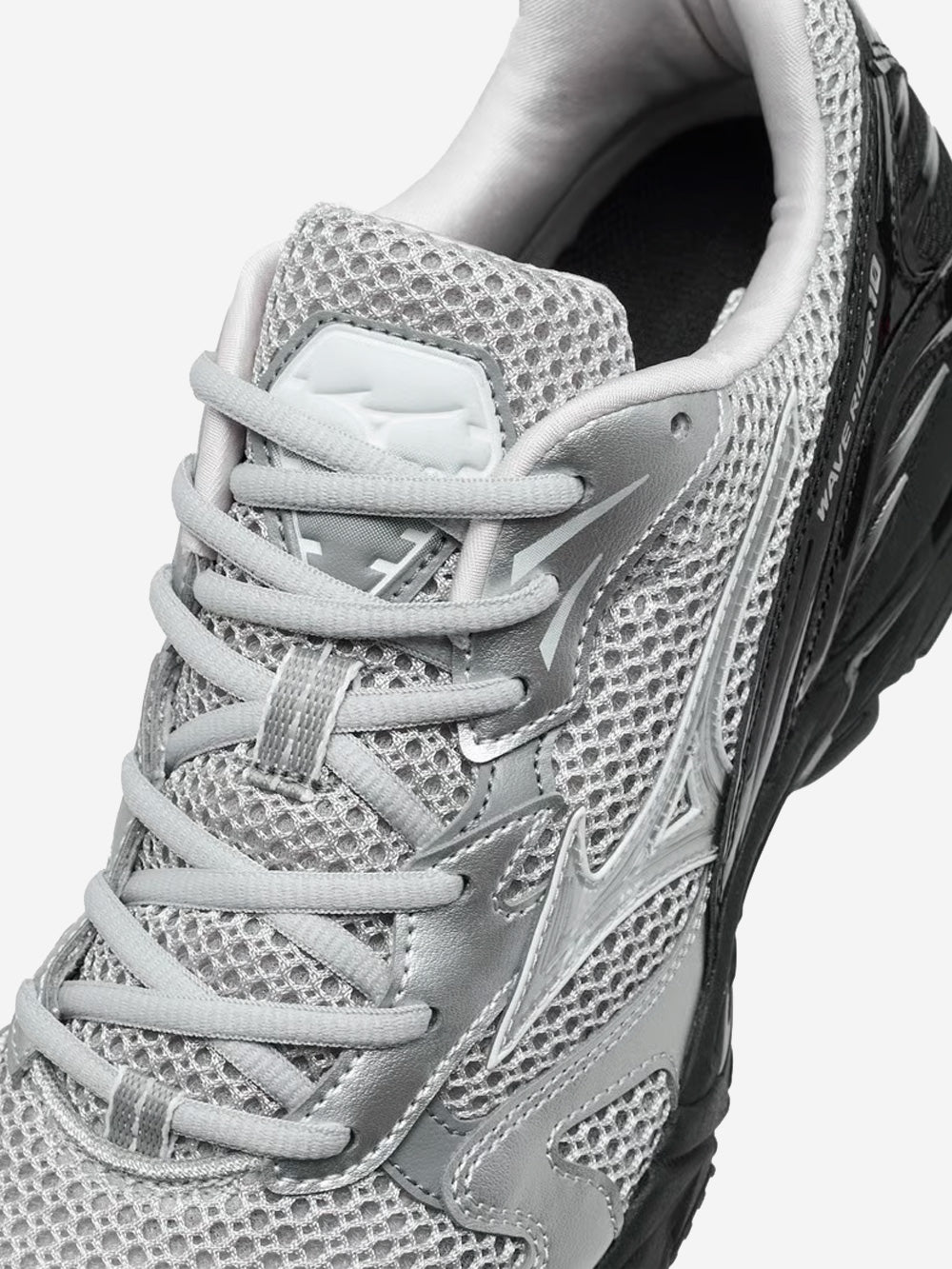 Оригінальна Wave Rider 10 Silver And Black Mizuno – детальний вид