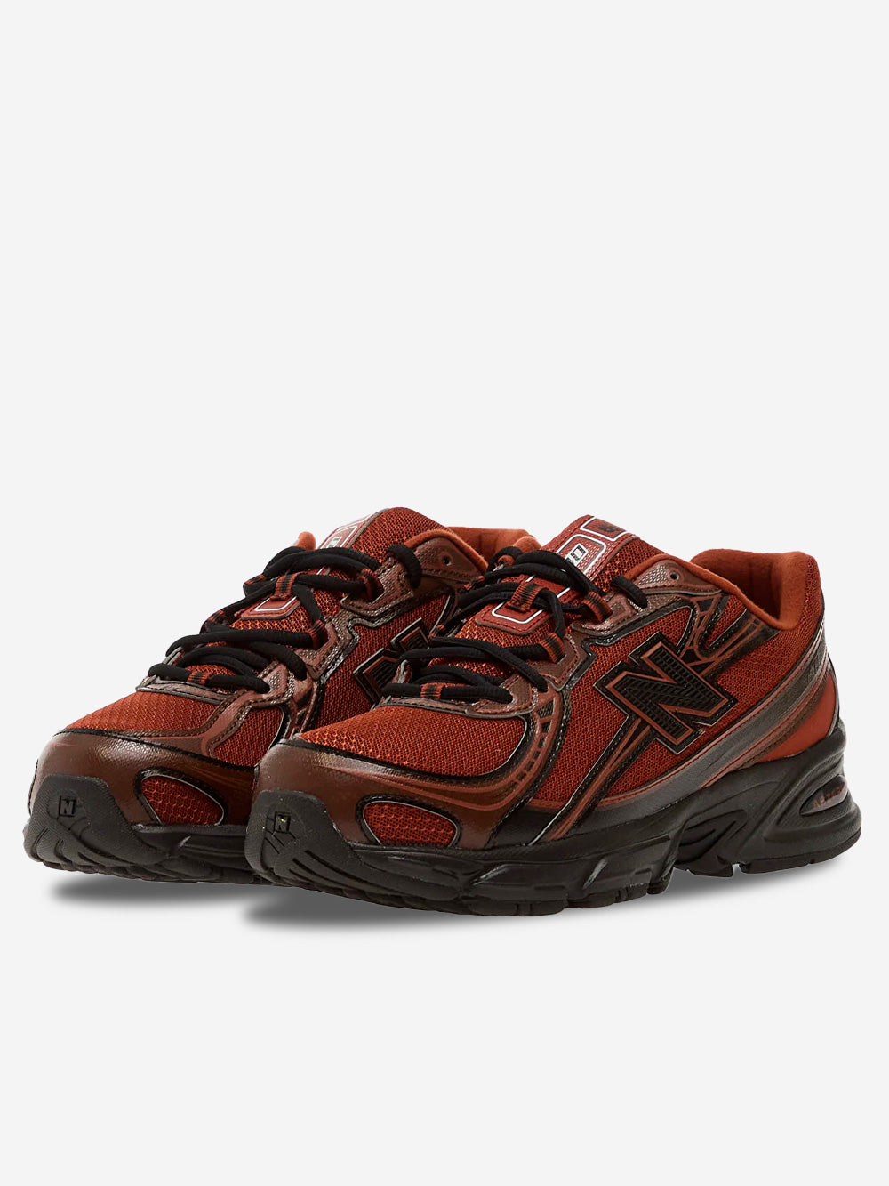740 Relic Brown New balance оригінал – Купити в Україні – вид ззаду