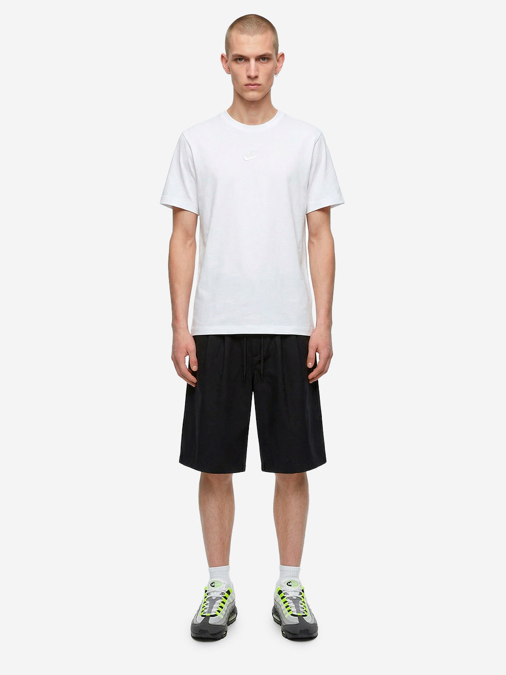 Black Pleated Oversized Shorts With Swoosh Nike оригінал – Купити в Україні – вид ззаду