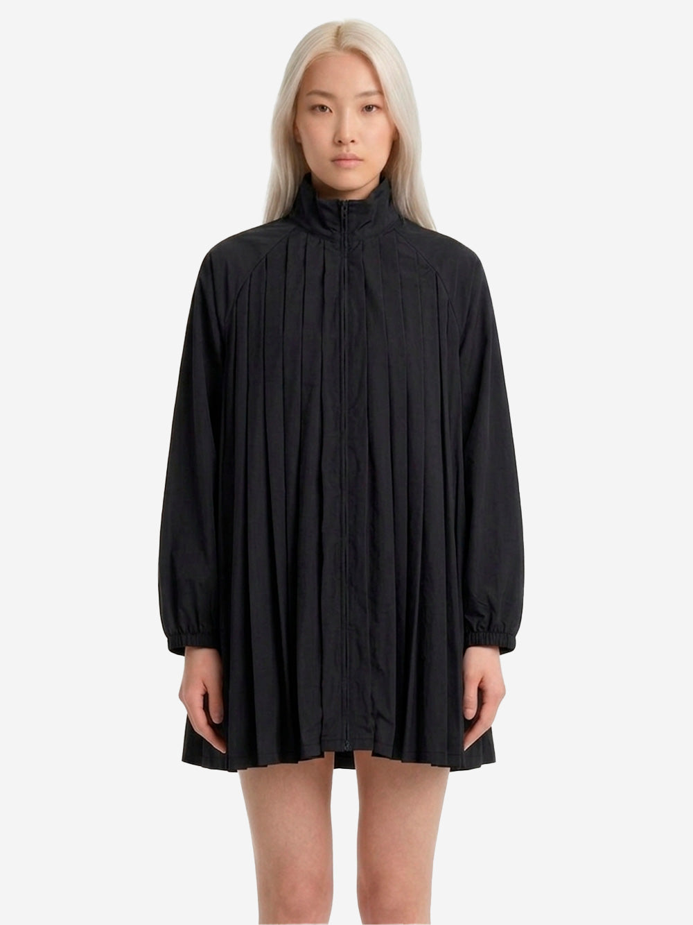 Black Long Sleeve Oversized Mini Dress With Pleats Nike оригінал – Купити в Україні – детальний вид