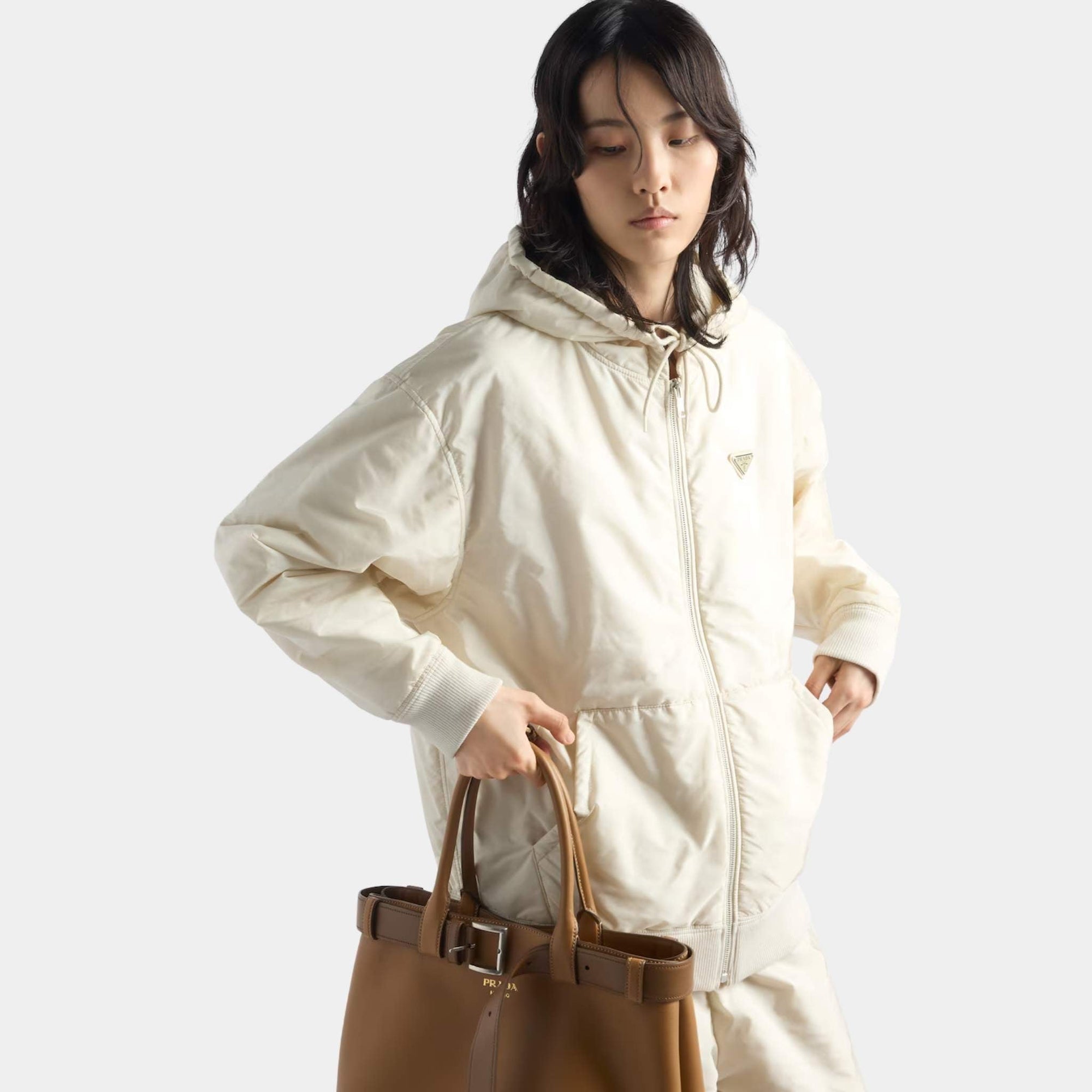 Оригінальна Lightweight Hooded Re-Nylon Blouson Jacket Prada – вид ззаду