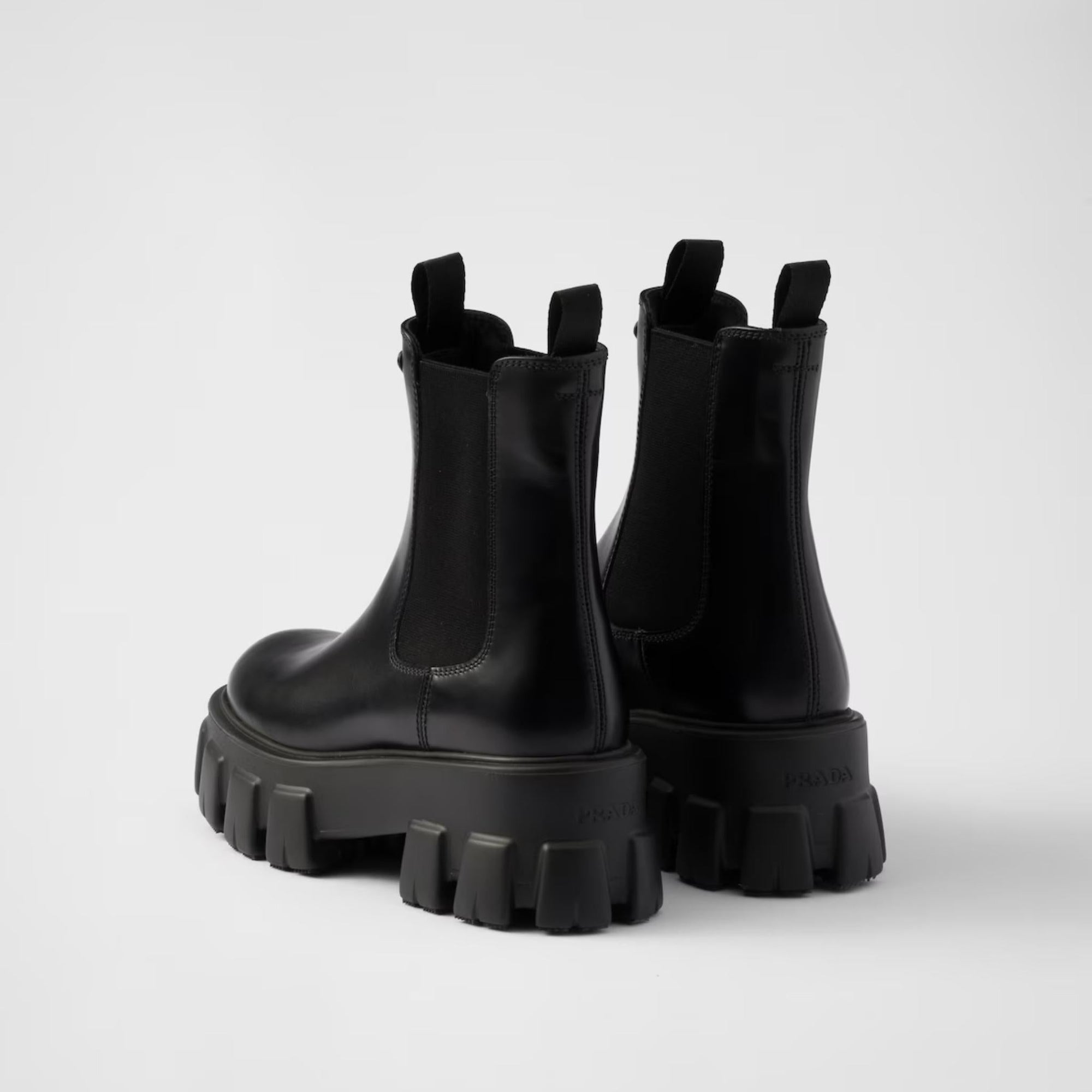 Оригінальна Monolith Brushed Leather Chelsea Boots Prada – детальний вид