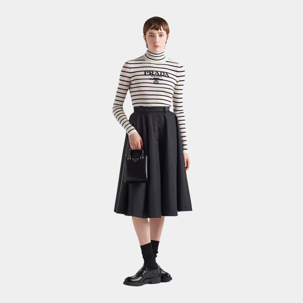 Re-Nylon Black Lined Pleated Skirt Prada – Гарантія оригінальності – вид ззаду