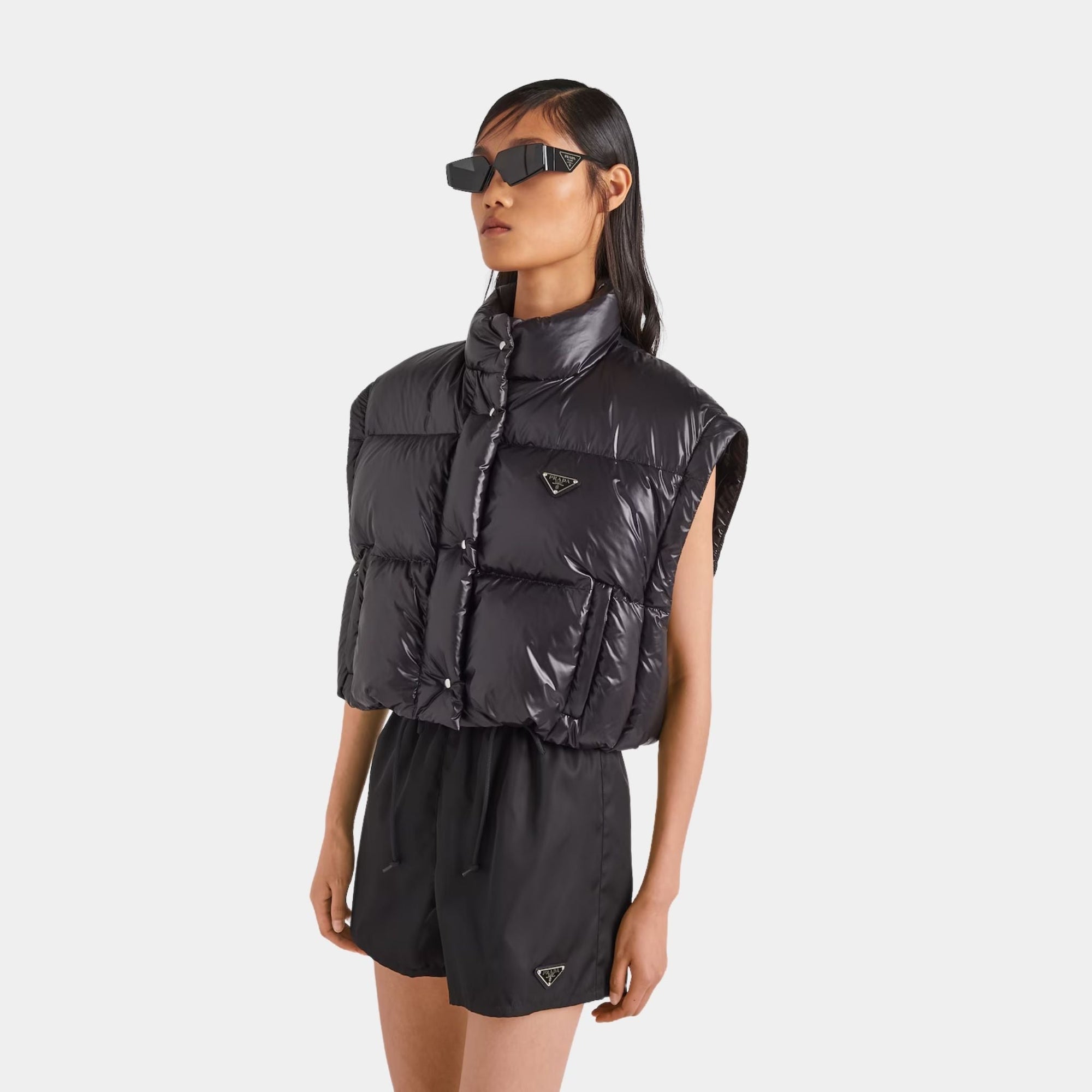 Re-Nylon Cropped Convertible Down Jacket Prada – Гарантія оригінальності – детальний вид