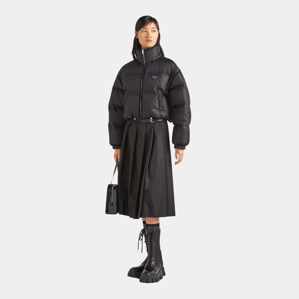 Re-Nylon Cropped Hooded Down Jacket Prada – Гарантія оригінальності – вид ззаду