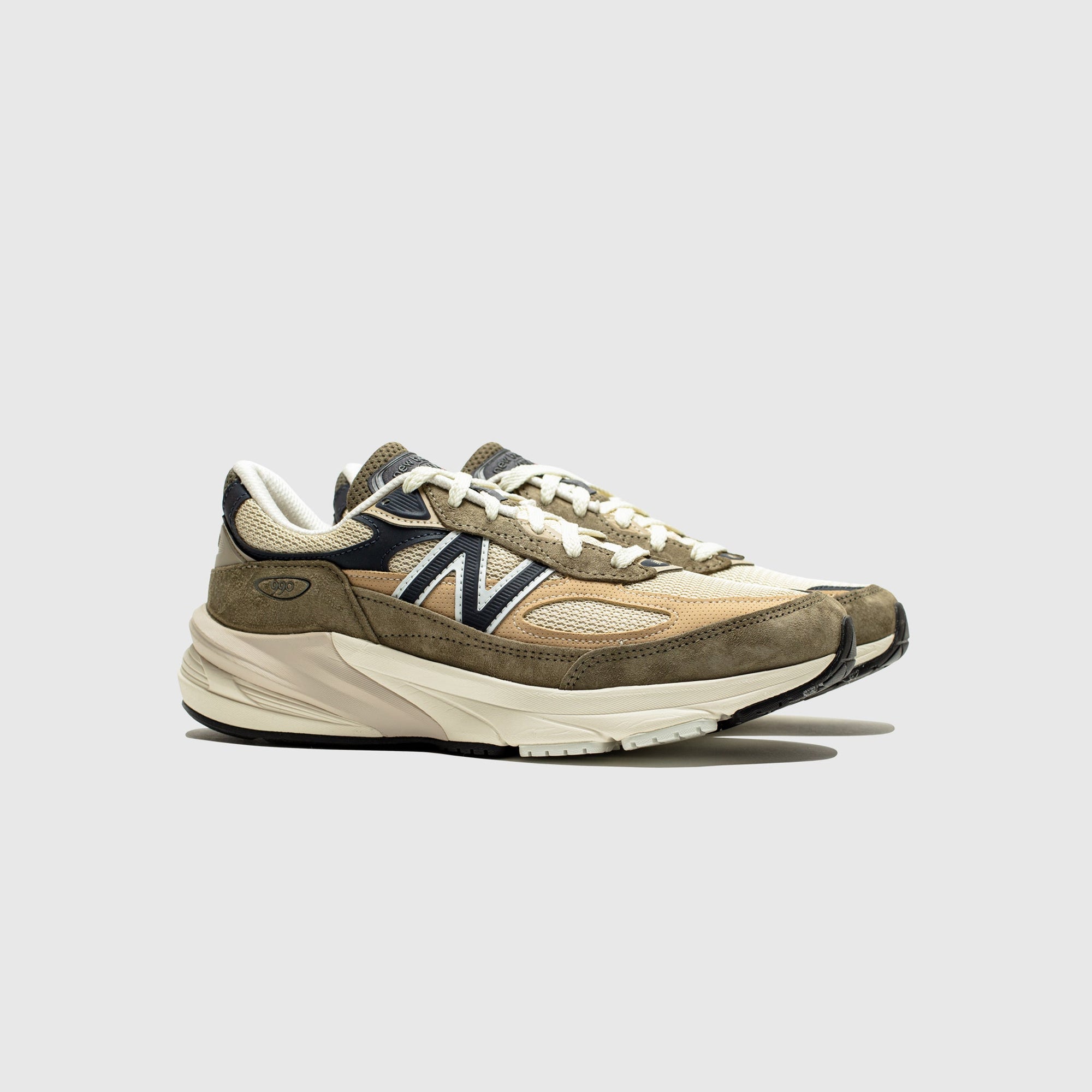 Оригінальна U990wo6 Made In Usa New balance – вид ззаду