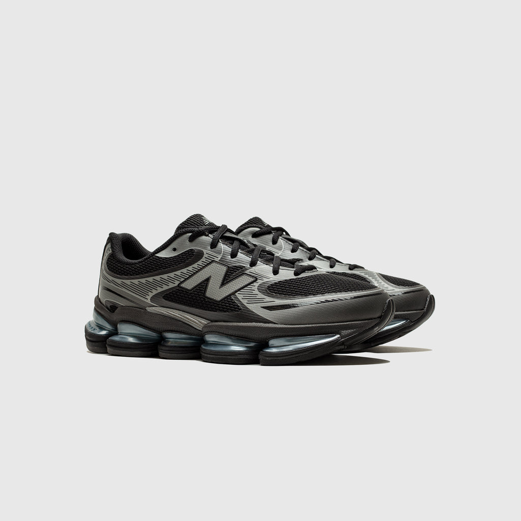 Оригінальна U2000ea New balance – вид ззаду