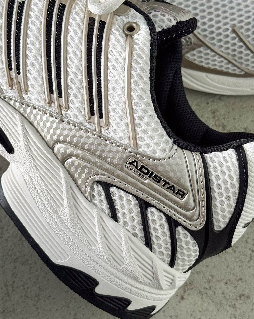 Adidas Footwear оригінал | Швидка доставка Україна – вид ззаду