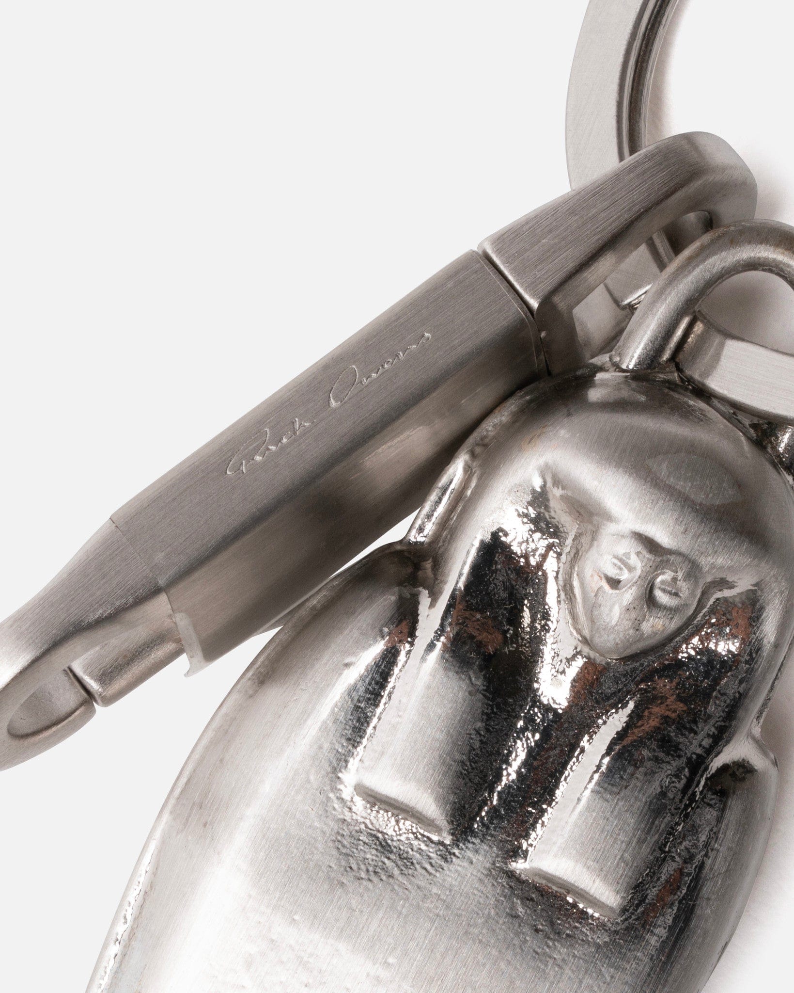 Оригінальна Sarcofago Keychain In Palladio Rick owens – вид ззаду