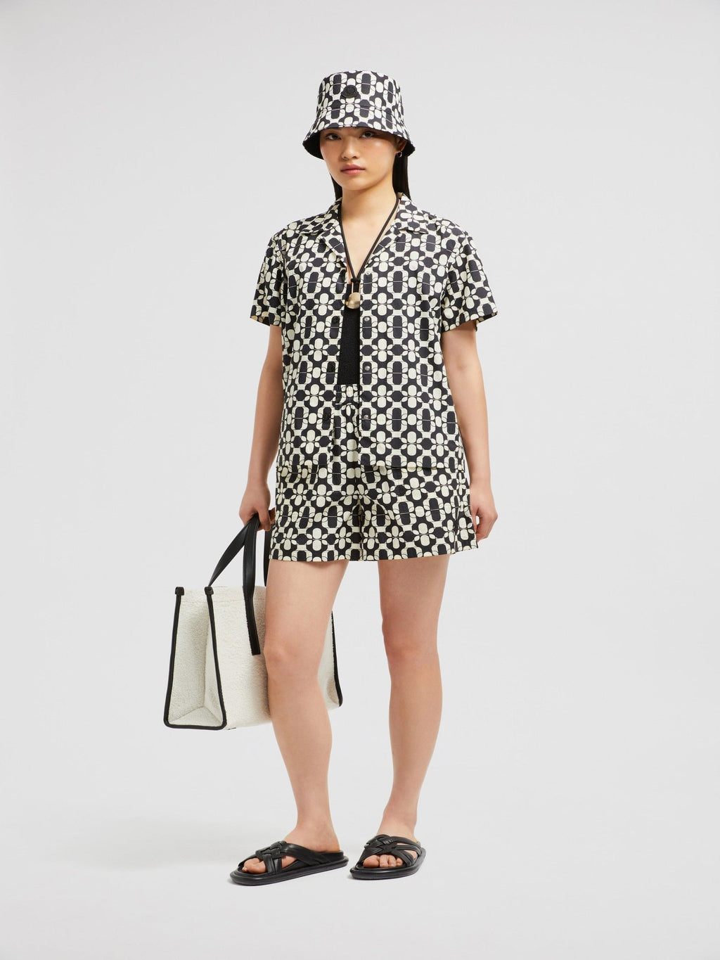 Cotton Printed Bermuda Shorts Moncler оригінал – Купити в Україні – вид ззаду