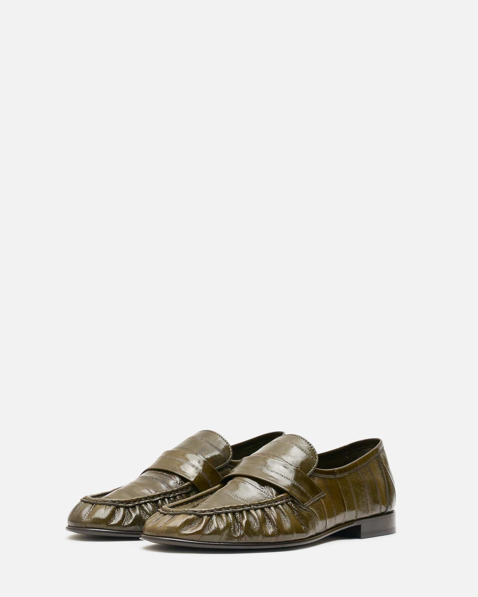 Soft Loafer In Olive The row оригінал – Купити в Україні – вид ззаду