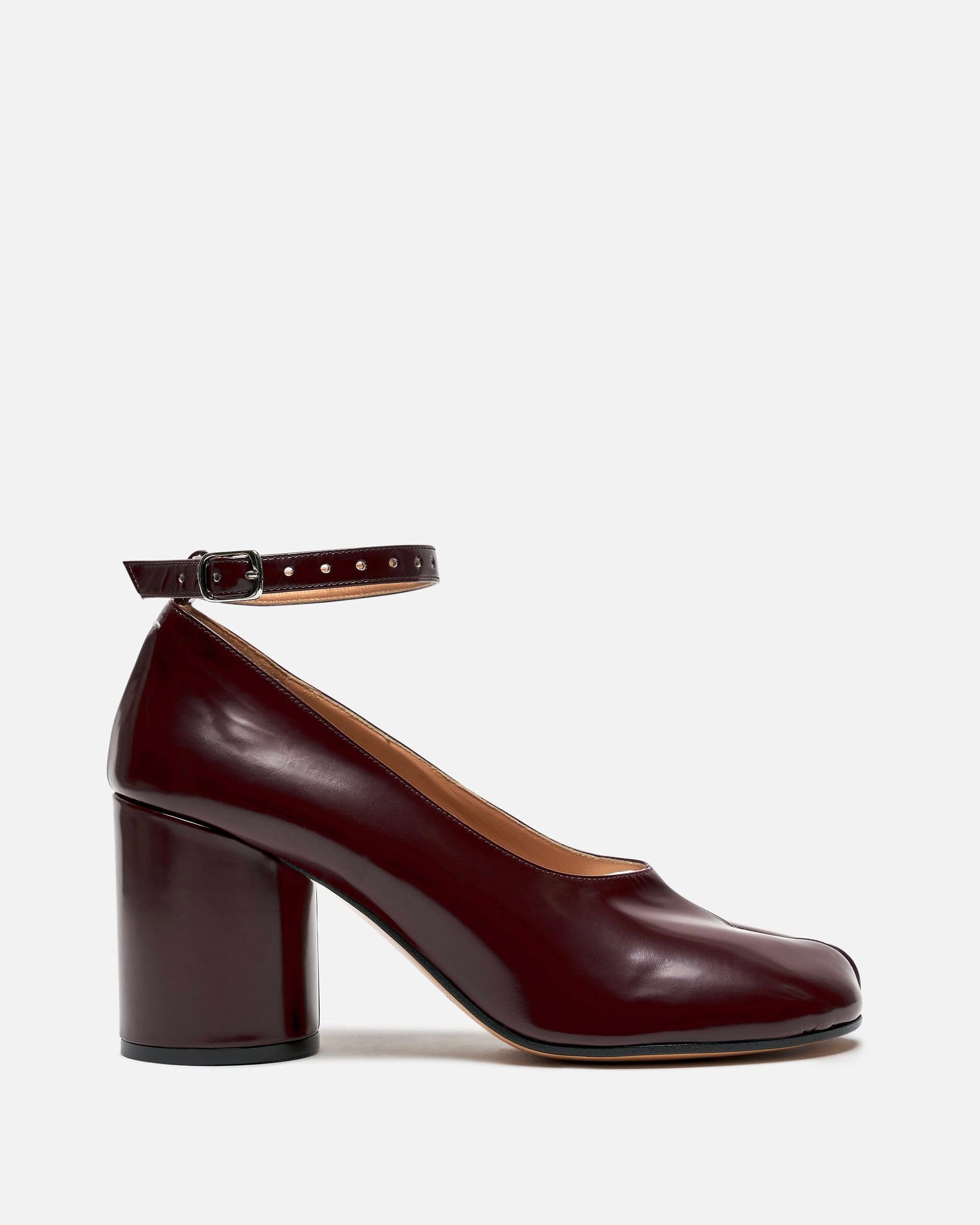 Оригінальна Tabi Pumps In Bordeaux Maison margiela – боковий вид