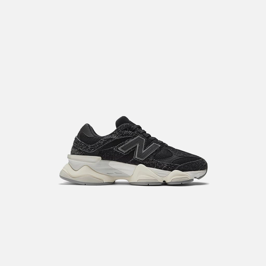 Оригінальна 9060 Black New balance – боковий вид
