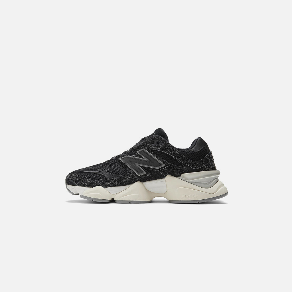Оригінальна 9060 Black New balance – вид ззаду