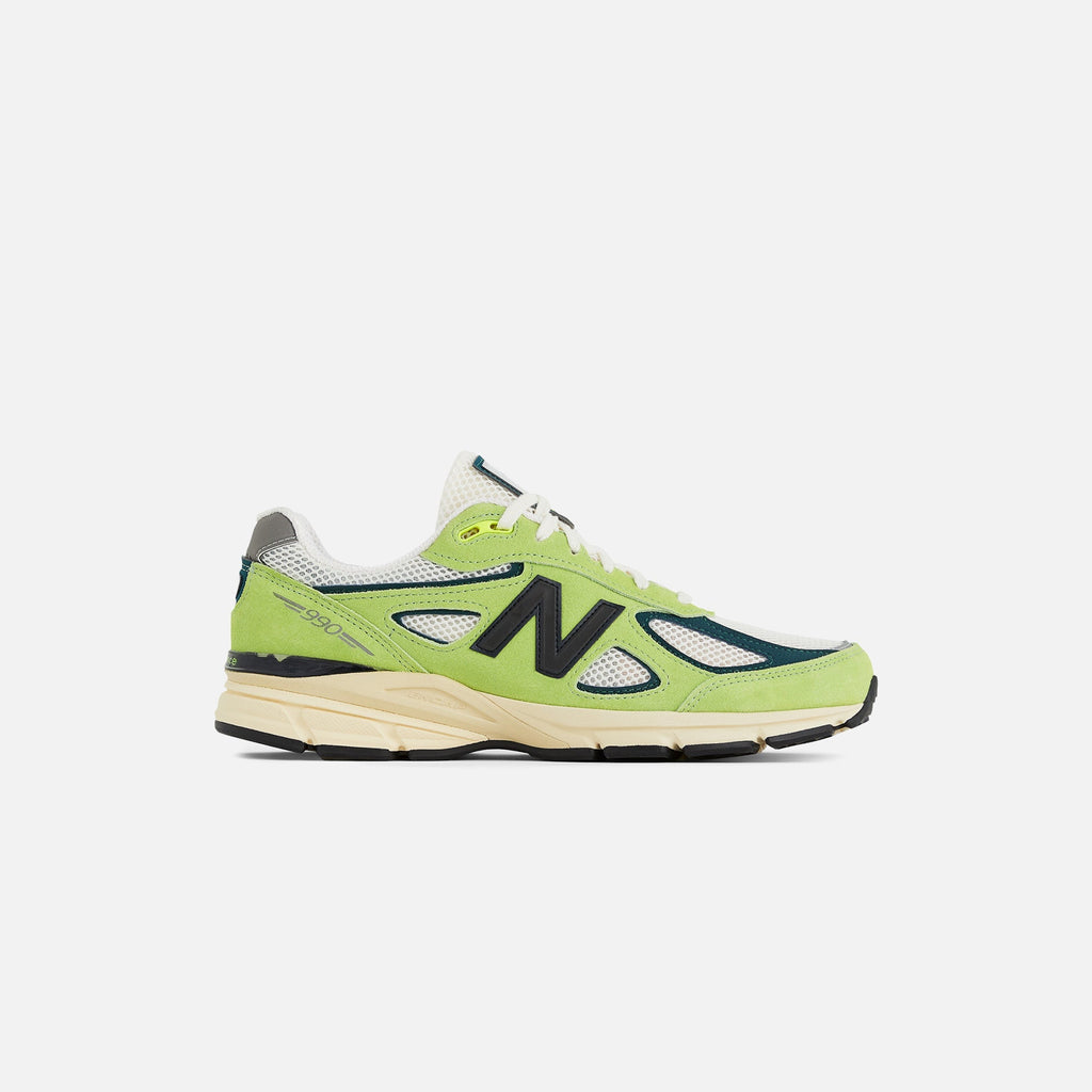 Оригінальна Made In Usa 990v4 Hi Lite New balance – боковий вид