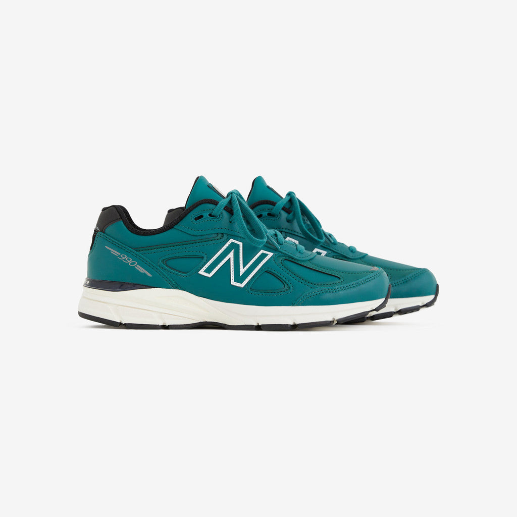 Оригінальна 990v4 New balance – вид ззаду