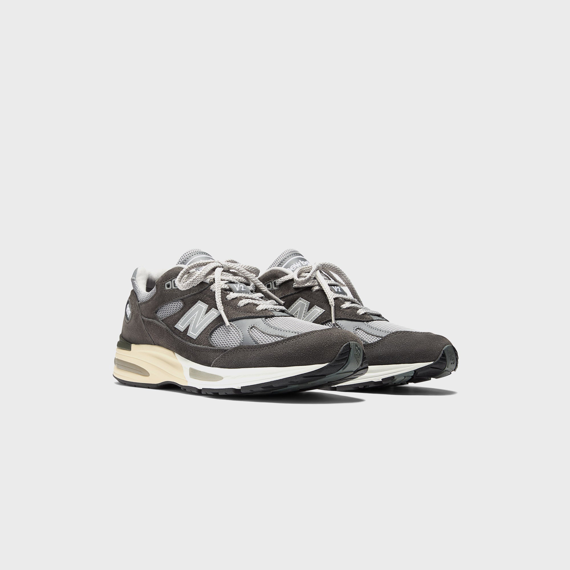 Оригінальна Made In Uk 991v2 Licorice New balance – детальний вид