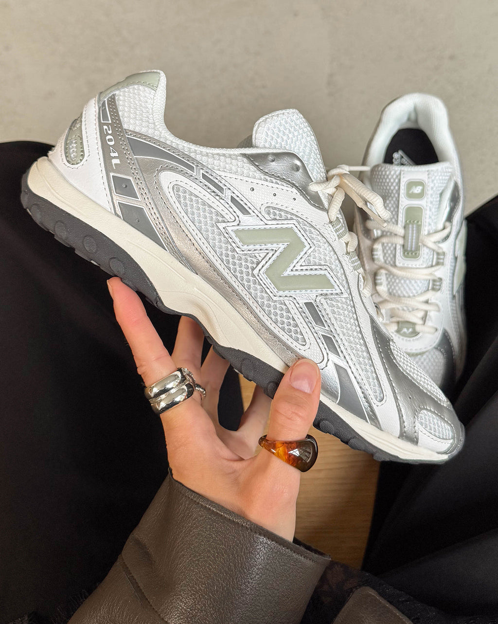 Оригінальна 204l New balance – детальний вид