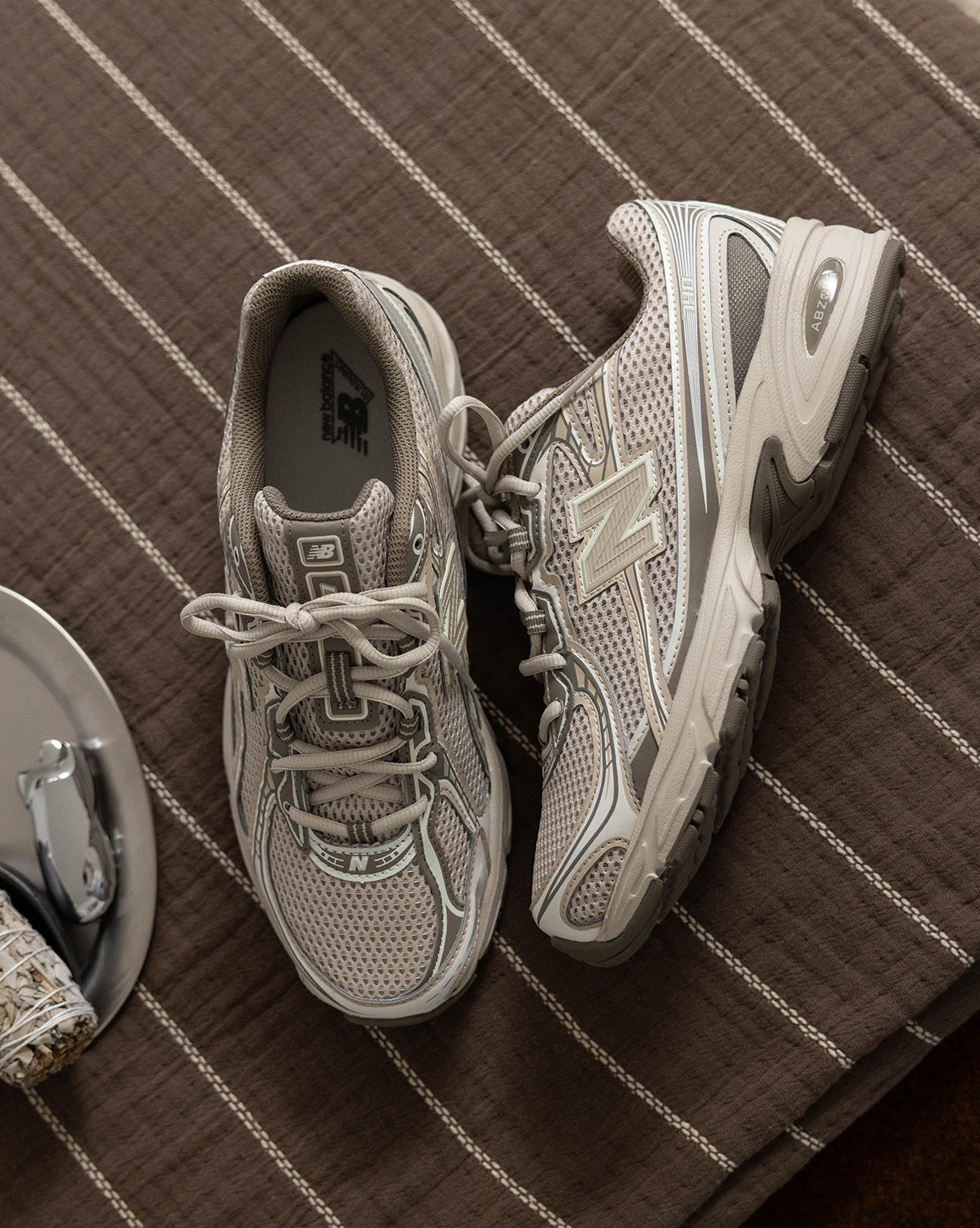 740 New balance – Гарантія оригінальності – вид ззаду
