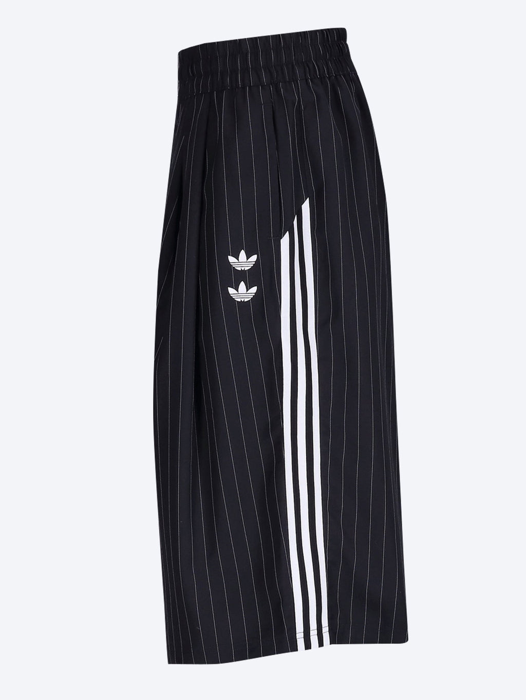 Оригінальна Wc Pinst Shorts Adidas – вид ззаду