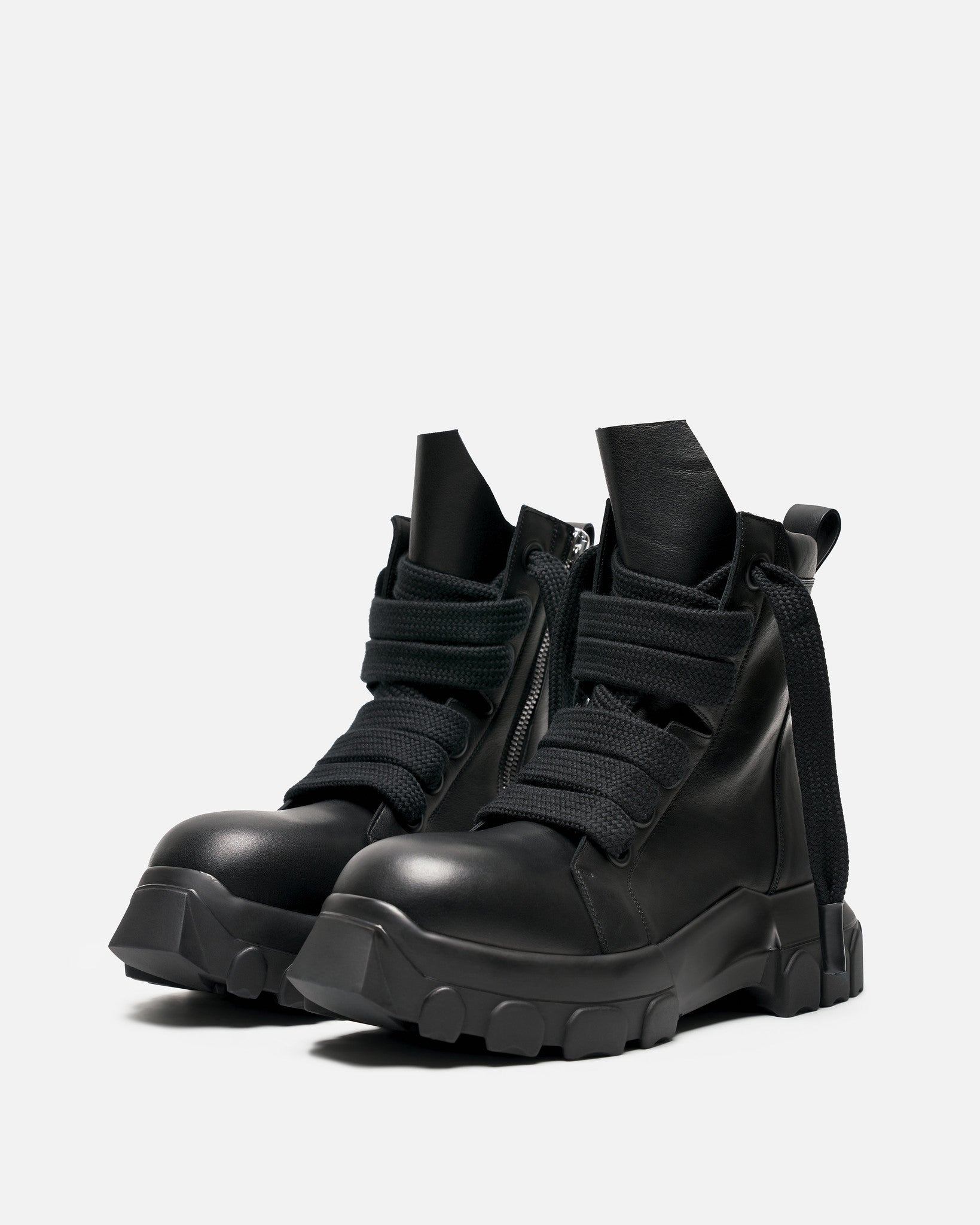 Wide Lace Bozo Tractor Boot In Black Rick owens оригінал – Купити в Україні – вид ззаду